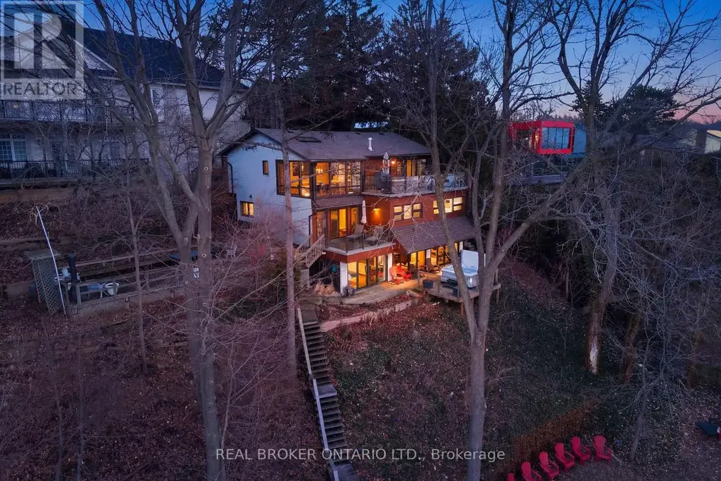 868 Danforth Place, Burlington (Bayview)